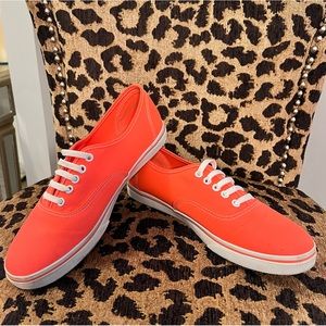 Vans orange and white Authentic Lo Pro
